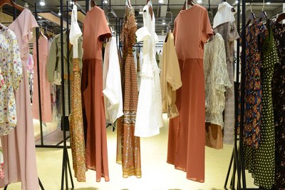 千百惠服装批发库存合理进货策略 高效管理货品的实用指南